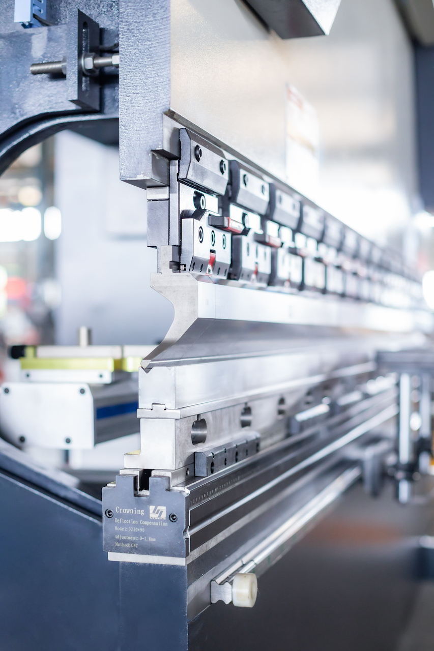 100t Hydraulic Cnc Brake Press Crowning Cnc Press Brake Delem 100t हाइड्रोलिक सीएनसी ब्रेक प्रेस क्राउनिंग सीएनसी प्रेस ब्रेक डेलेम