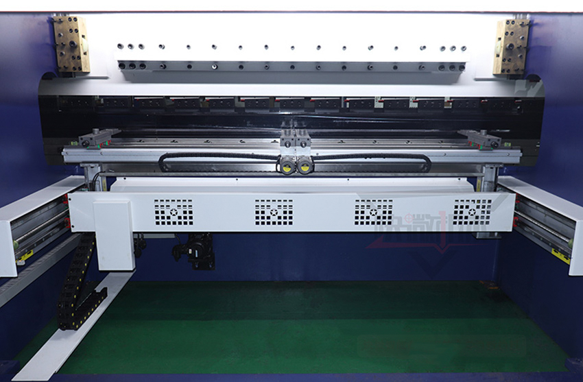125 Tons 4100mm 5-axis Cnc Servo Hydraulic Press Brake Bending Machine 125 टन 4100 मिमी 5-अक्ष सीएनसी सर्वो हाइड्रोलिक प्रेस ब्रेक झुकने मशीन