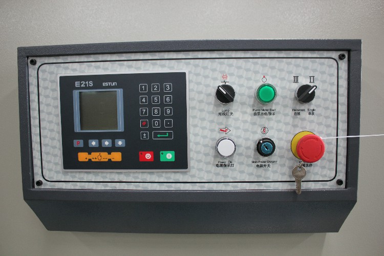 12mm 3200mm Hydraulic Guillotine Shearing Machine Cnc Steel Sheet Cutting Machine 12 मिमी 3200 मिमी हाइड्रोलिक गिलोटिन बाल काटना मशीन सीएनसी स्टील शीट काटने की मशीन