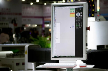 1500*3000mm 500w Racuys Or Ipg Fiber Laser Cutting Machine 1500*3000mm 500w Racuys या Ipg फाइबर लेजर काटने की मशीन