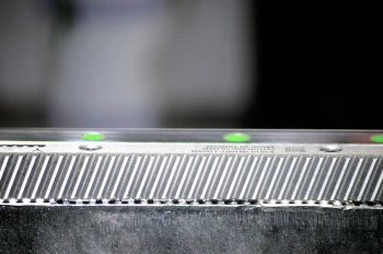 1500*3000mm 500w Racuys Or Ipg Fiber Laser Cutting Machine 1500*3000mm 500w Racuys या Ipg फाइबर लेजर काटने की मशीन