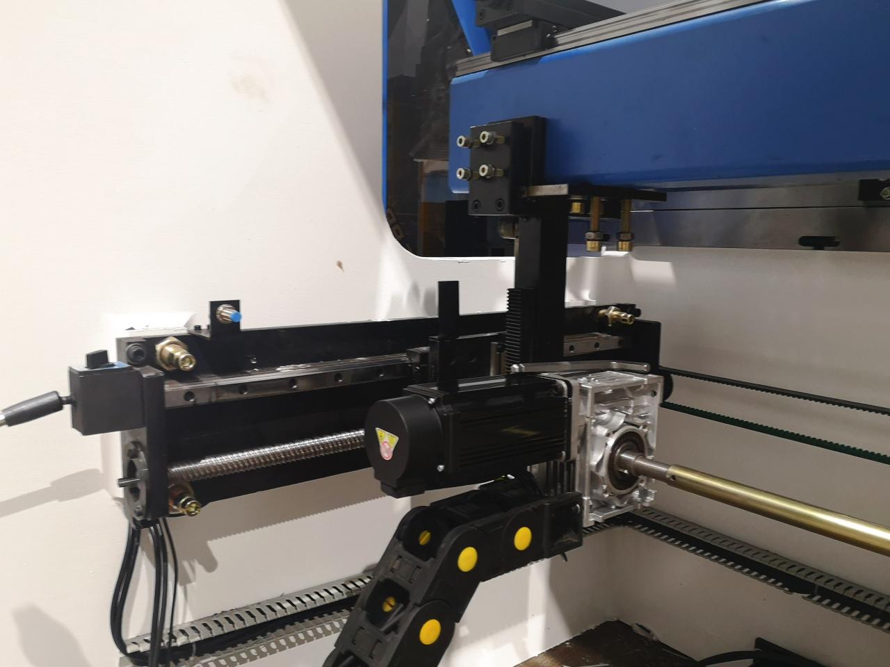 160t-4000 4-अक्ष सीएनसी हाइड्रोलिक झुकने मशीन प्रेस ब्रेक