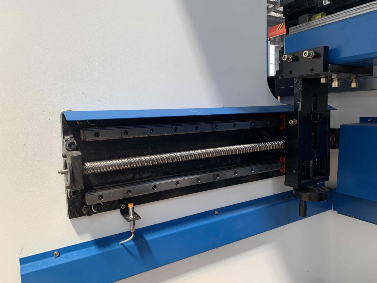 160t-4000 4-अक्ष सीएनसी हाइड्रोलिक झुकने मशीन प्रेस ब्रेक