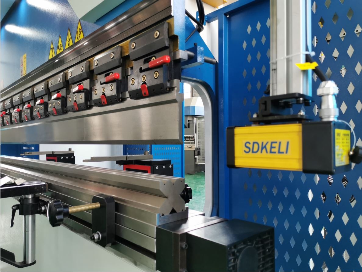 160t-4000 4-अक्ष सीएनसी हाइड्रोलिक झुकने मशीन प्रेस ब्रेक