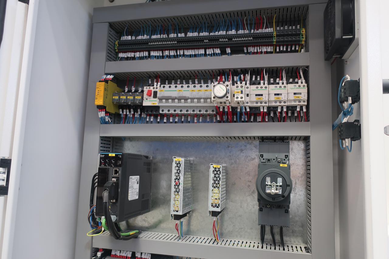 शीट धातु काटने के लिए 16 मिमी हाइड्रोलिक गिलोटिन बाल काटना मशीन 6 मीटर