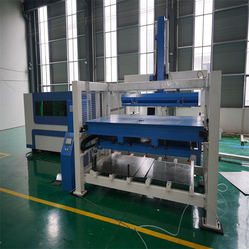 धातु शीट काटने के लिए 1kw 1.5kw 2kw फाइबर लेजर काटने की मशीन 3000x1500mm