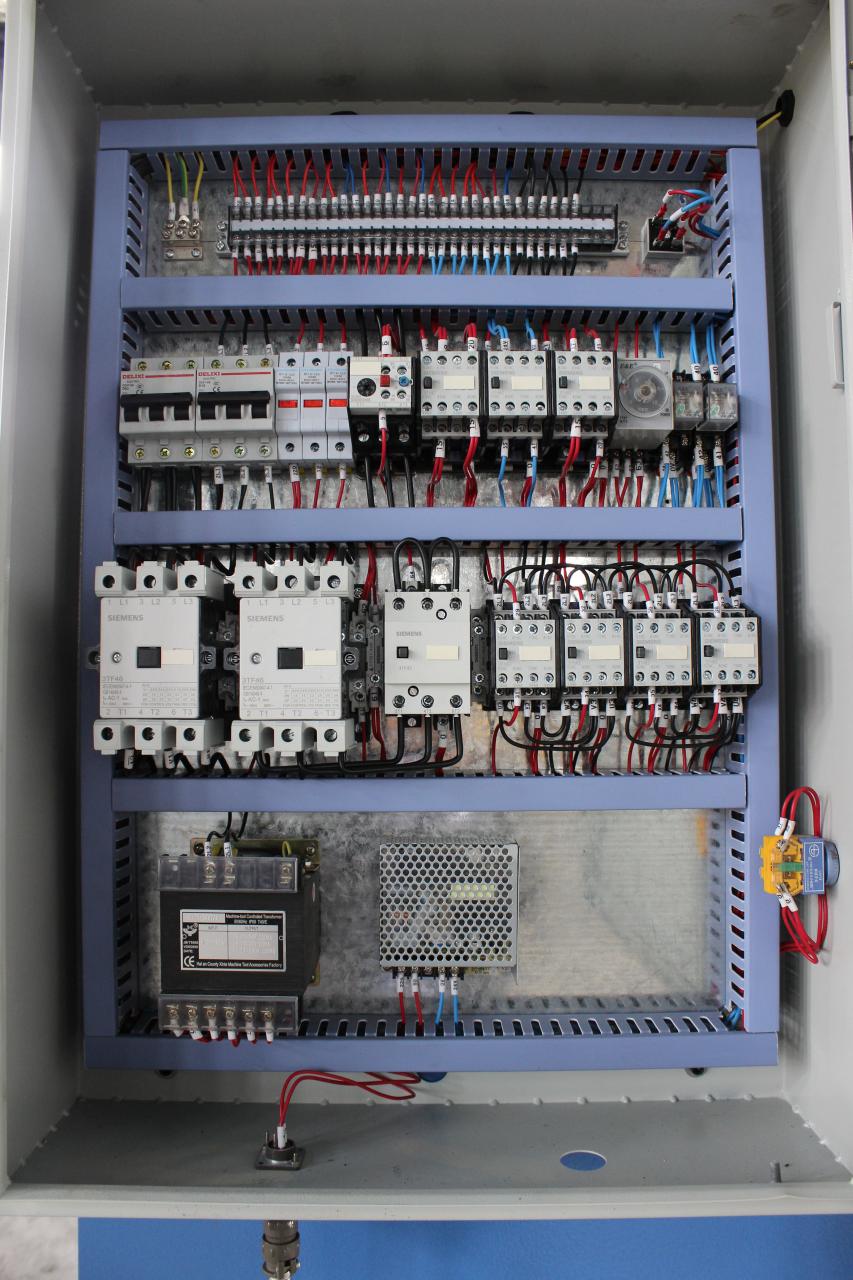 2.5 मीटर लंबाई हाइड्रोलिक एनसी स्विंग बीम बाल काटना मशीन