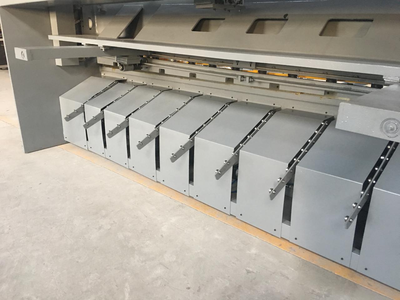 2.5 मीटर लंबाई हाइड्रोलिक एनसी स्विंग बीम बाल काटना मशीन