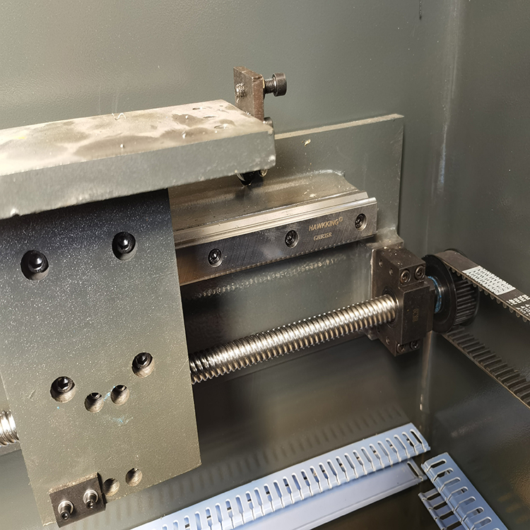 300t/4000 Hydraulic Press Brake Machine 300t / 4000 हाइड्रोलिक प्रेस ब्रेक मशीन