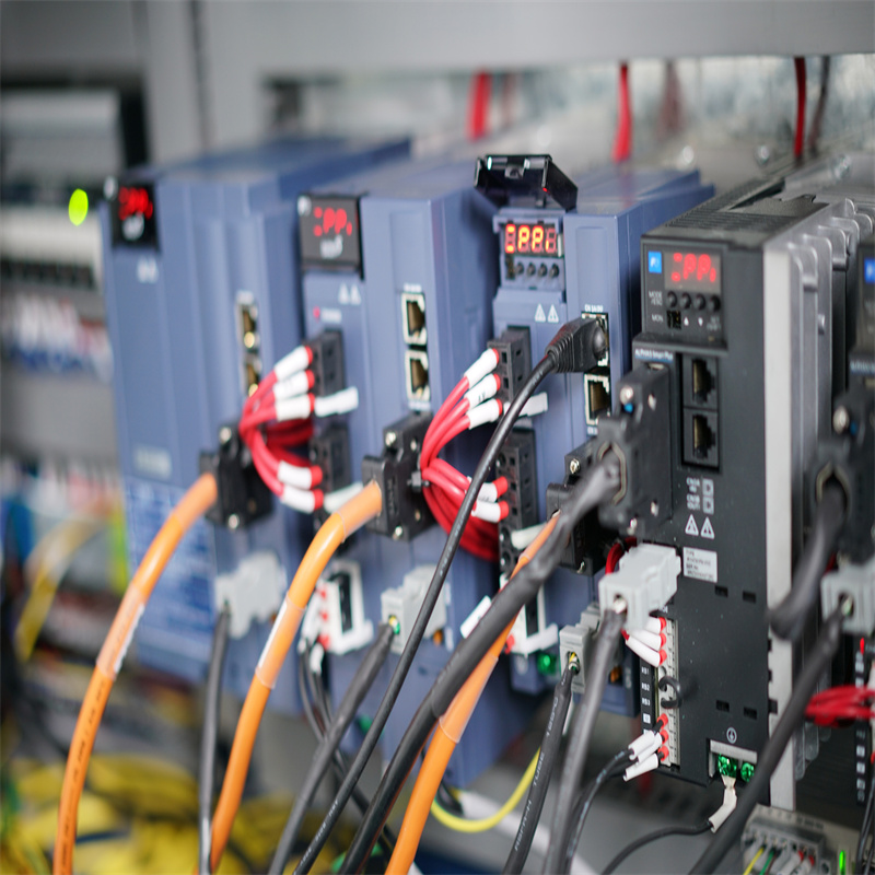 3015 1500x3000 एल्यूमिनियम फाइबर लेजर काटने की मशीन औद्योगिक लेजर उपकरण