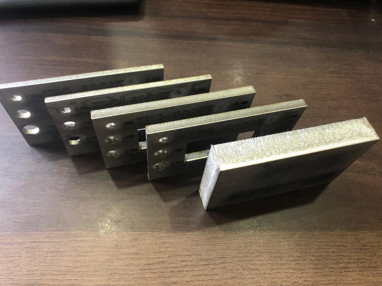 3015 4015 1kw To 6kw Cnc Fiber Laser Cutting Machine Raycus Laser Power 3015 4015 1kw से 6kw सीएनसी फाइबर लेजर काटने की मशीन रेकस लेजर पावर