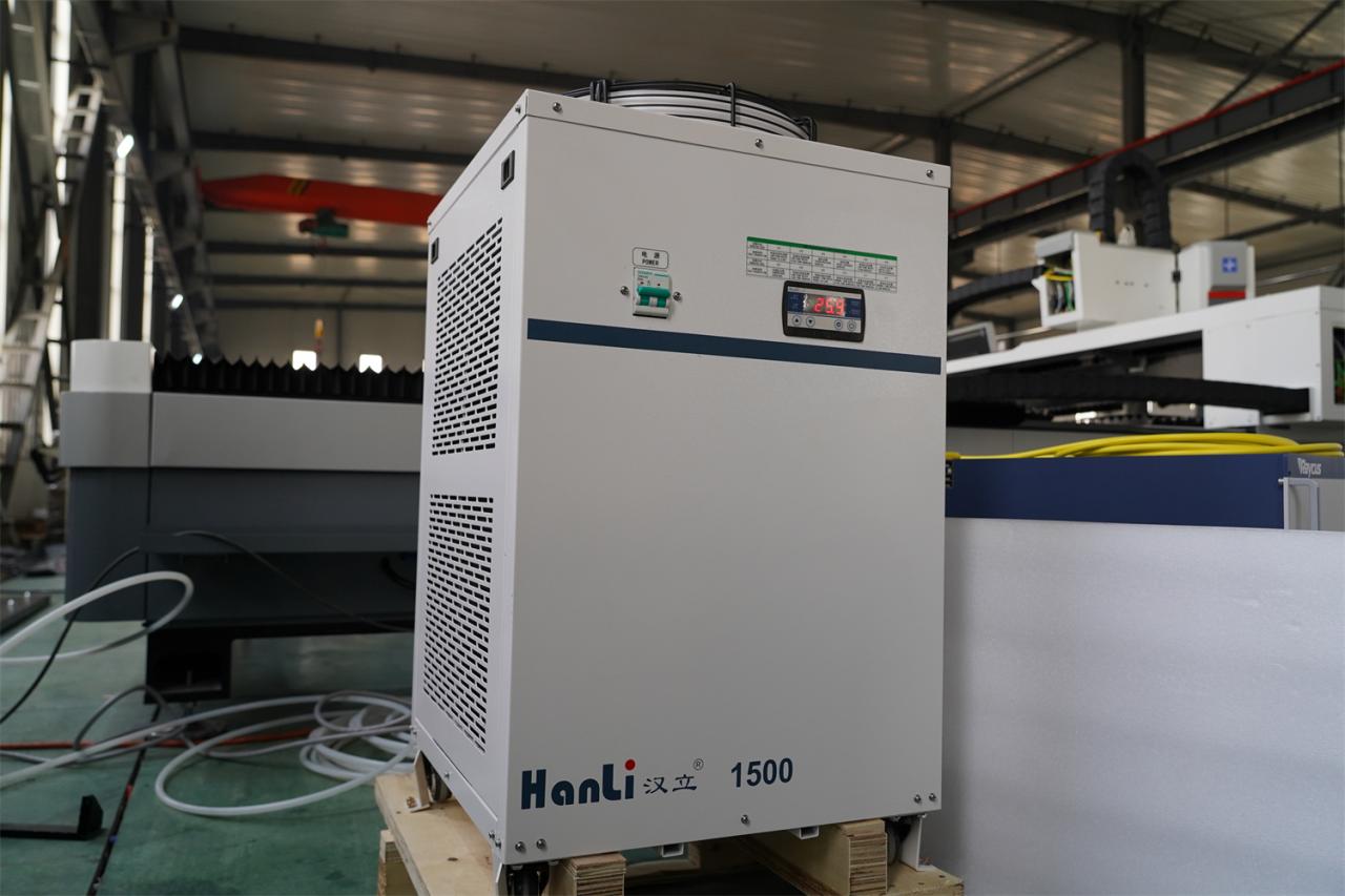 3015 4kw 1kw 2kw 3kw Stainless Steel Cnc Fiber Laser Cutting Machine 3015 4kw 1kw 2kw 3kw स्टेनलेस स्टील सीएनसी फाइबर लेजर काटने की मशीन