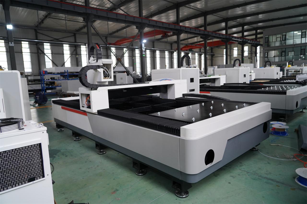 3015 4kw 1kw 2kw 3kw Stainless Steel Cnc Fiber Laser Cutting Machine 3015 4kw 1kw 2kw 3kw स्टेनलेस स्टील सीएनसी फाइबर लेजर काटने की मशीन