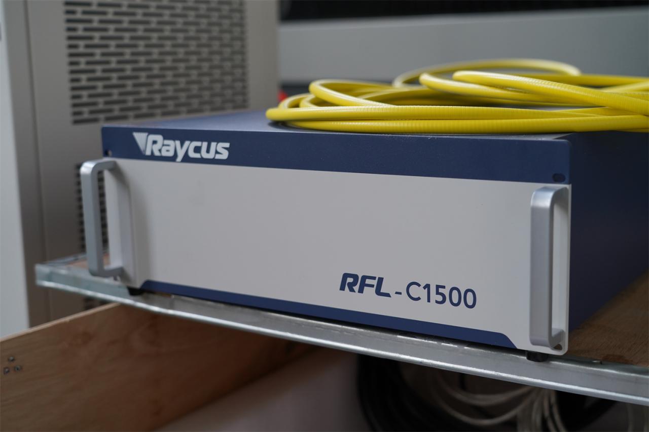 3015 4kw 1kw 2kw 3kw Stainless Steel Cnc Fiber Laser Cutting Machine 3015 4kw 1kw 2kw 3kw स्टेनलेस स्टील सीएनसी फाइबर लेजर काटने की मशीन