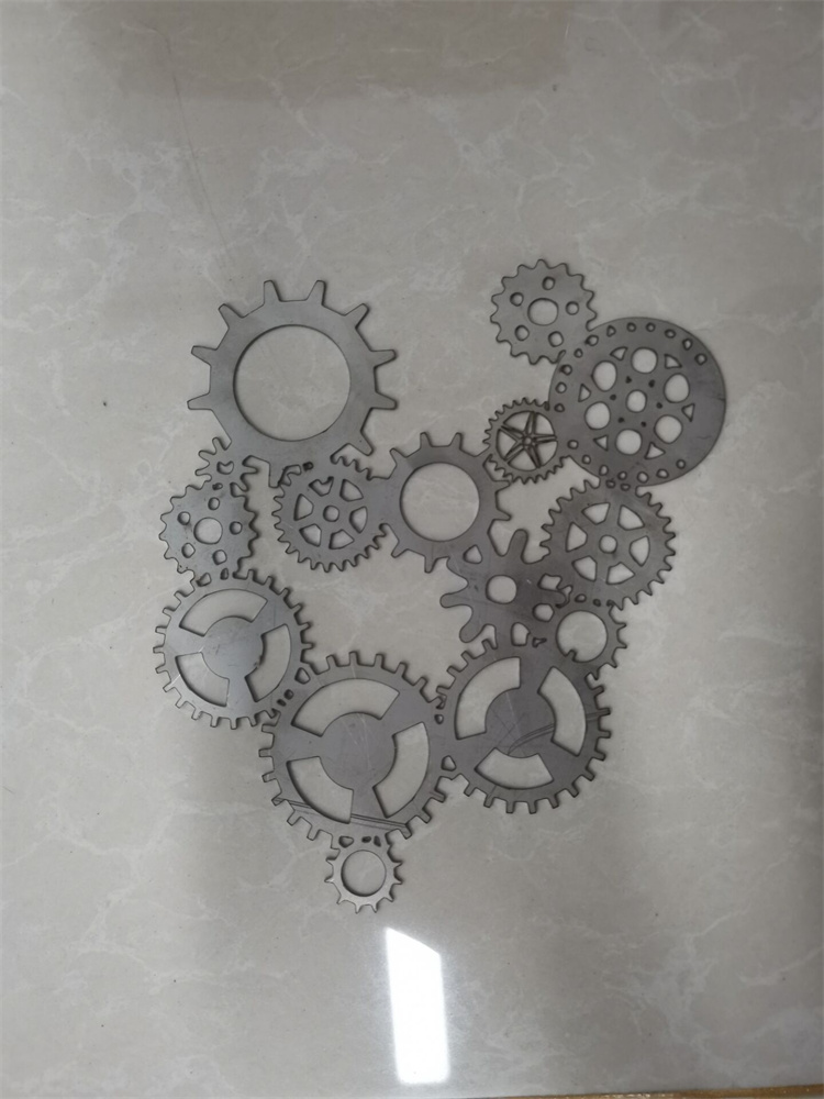 3015 Copper Carbon Stainless Steel Aluminum Iron Metal Cnc Fiber Laser Cutting Machine 3015 कॉपर कार्बन स्टेनलेस स्टील एल्यूमिनियम आयरन धातु सीएनसी फाइबर लेजर काटने की मशीन