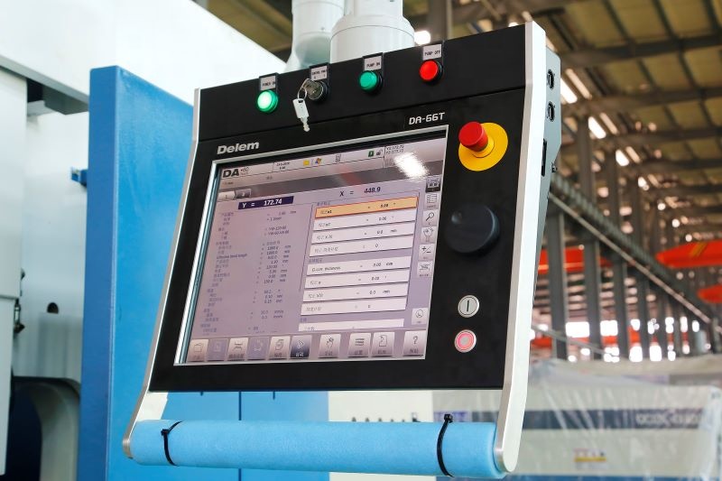 4 Axis Cnc Tandem Press Brake With Delem Da58t 2d Graphical Controller डेलेम Da58t 2d ग्राफिकल कंट्रोलर के साथ 4 एक्सिस सीएनसी टेंडेम प्रेस ब्रेक