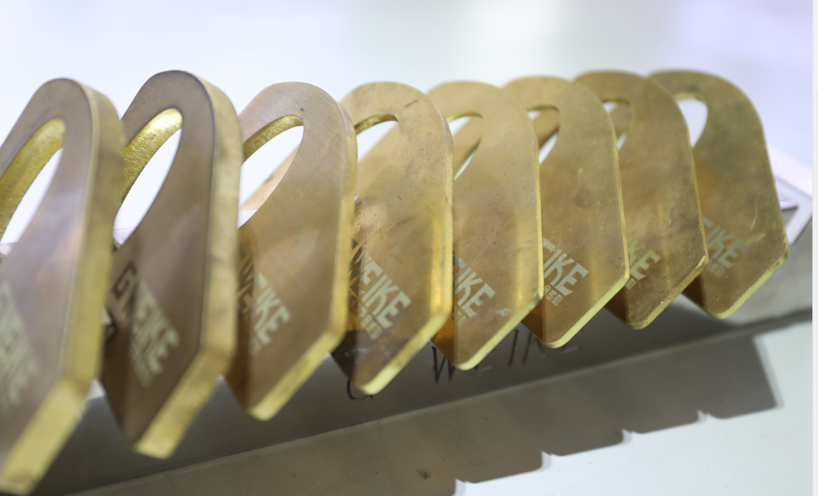 4kw फाइबर लेजर काटने की मशीन