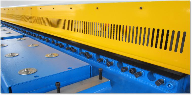 4mm Oem Qc11y-8x3200 Nc Hydraulic Guillotine Guillotine Shearing Machine 4 मिमी ओम Qc11y-8x3200 एनसी हाइड्रोलिक गिलोटिन गिलोटिन बाल काटना मशीन