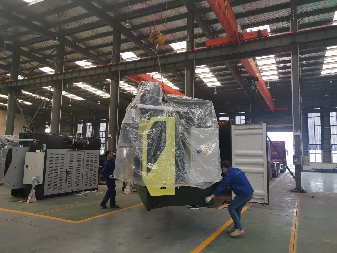 6mm*3200 Hydraulic Steel Plate Cutting Machinery Steel Plate Shearing Machine 6 मिमी * 3200 हाइड्रोलिक स्टील प्लेट काटना मशीनरी स्टील प्लेट बाल काटना मशीन