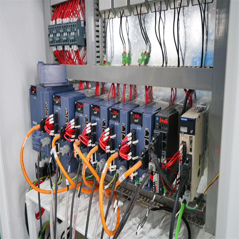 सीएनसी लेजर निर्माण 500W 1000W 2000W स्टेनलेस स्टील फाइबर लेजर काटने की मशीन