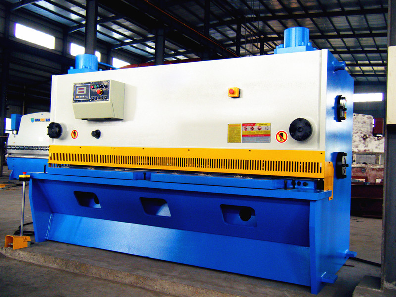 Aluminium Cutting Machine Hydraulic Guillotine Shearing Machine Pendulum Plate Shears एल्यूमिनियम काटने की मशीन हाइड्रोलिक गिलोटिन बाल काटना मशीन पेंडुलम प्लेट कतरनी