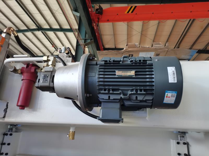 China Metal Hydraulic Press Brake Machine With Reasonable Price उचित मूल्य के साथ चीन धातु हाइड्रोलिक प्रेस ब्रेक मशीन