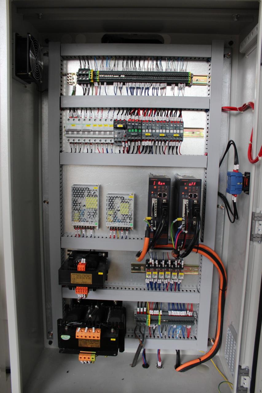 सीएनसी धातु प्रेस ब्रेक मशीन