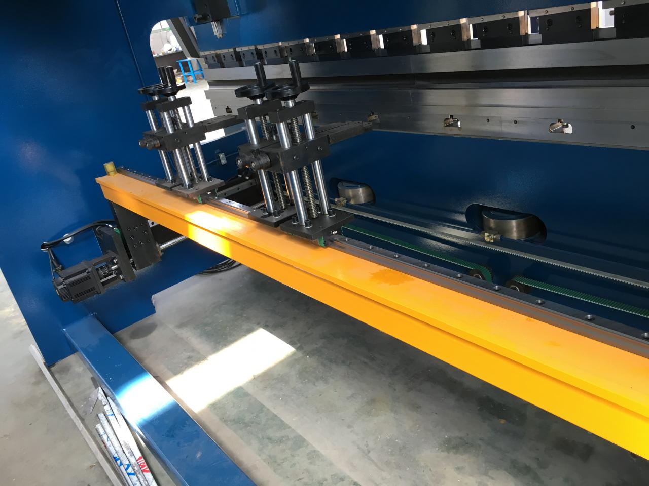 Cnc Servo Press Brake 250t/3.2m 3+1 Axis 3 Meter Sheet Metal Press Brake सीएनसी सर्वो प्रेस ब्रेक 250t/3.2m 3+1 एक्सिस 3 मीटर शीट मेटल प्रेस ब्रेक