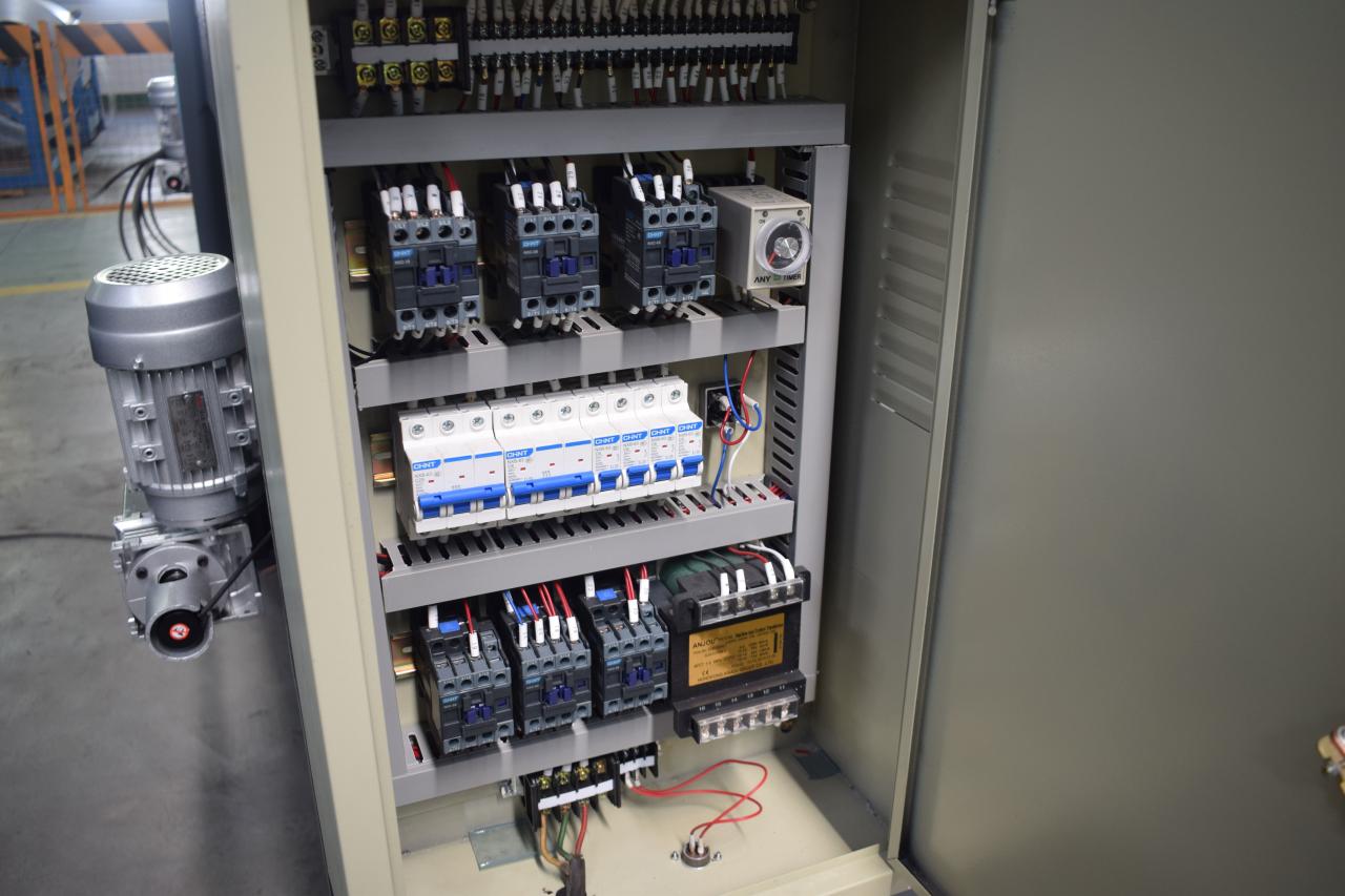 सीएनसी शीट धातु बाल काटना मशीन स्टील प्लेट हाइड्रोलिक बाल काटना मशीन