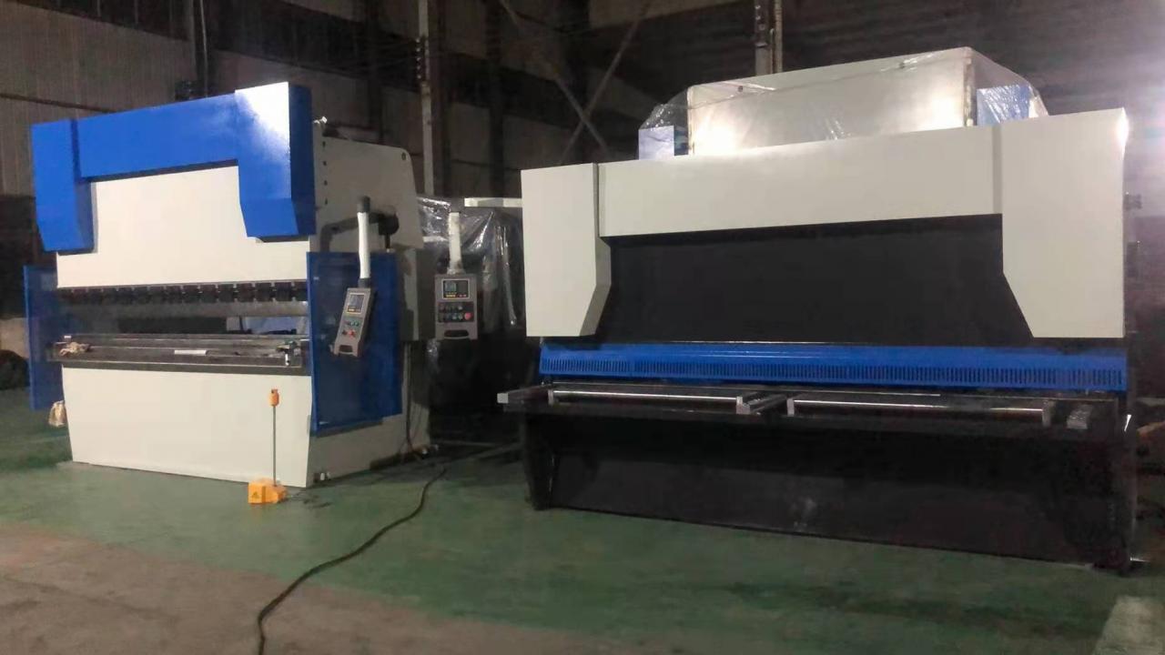 Da53t Cnc System Controller 125t4000 3+1 Axis Cnc Hydraulic Press Brake With Good Quality अच्छी गुणवत्ता के साथ Da53t सीएनसी सिस्टम कंट्रोलर 125t4000 3 + 1 एक्सिस सीएनसी हाइड्रोलिक प्रेस ब्रेक