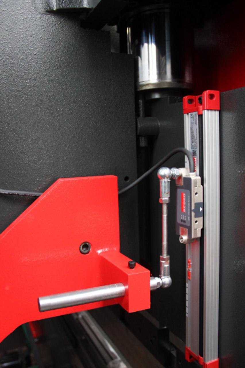 Delem Da66t 125 3+1 4+1 6+1 8+1 Cnc Hydraulic Press Brake For Metal Plate Bending डेलेम Da66t 125 3+1 4+1 6+1 8+1 सीएनसी हाइड्रोलिक प्रेस ब्रेक धातु प्लेट झुकने के लिए