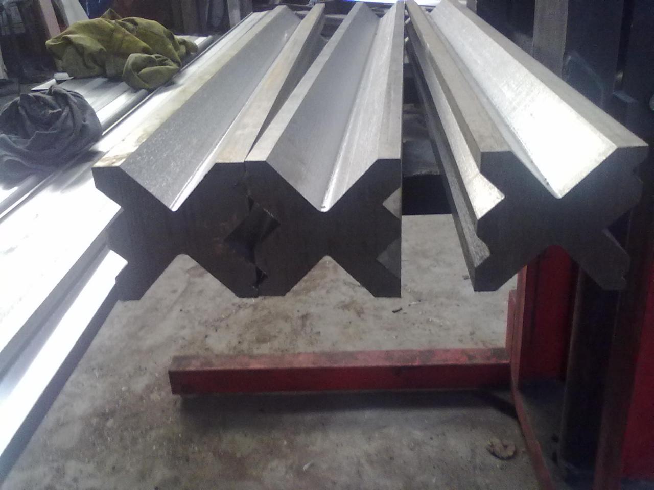 Full Automatic High Power Sheet Bending Machine And Cnc Press Brake Machine पूर्ण स्वचालित हाई पावर शीट झुकने मशीन और सीएनसी प्रेस ब्रेक मशीन