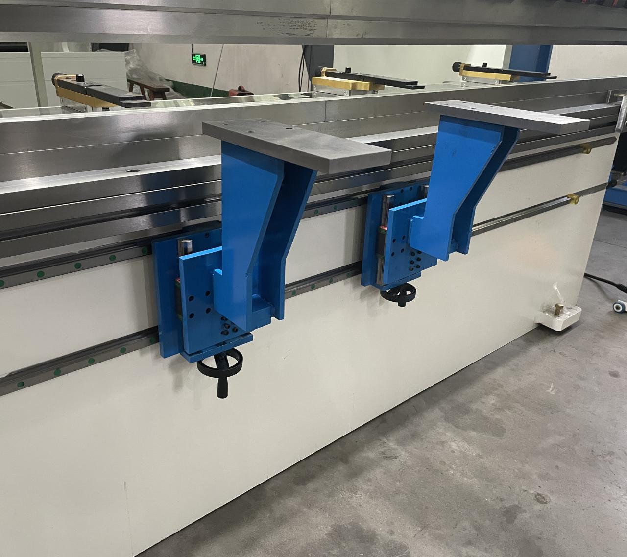 High Quality 3m Press Brake Machine Hydraulic 100 Ton For Sheet Metal Bending शीट धातु झुकने के लिए उच्च गुणवत्ता 3 एम प्रेस ब्रेक मशीन हाइड्रोलिक 100 टन