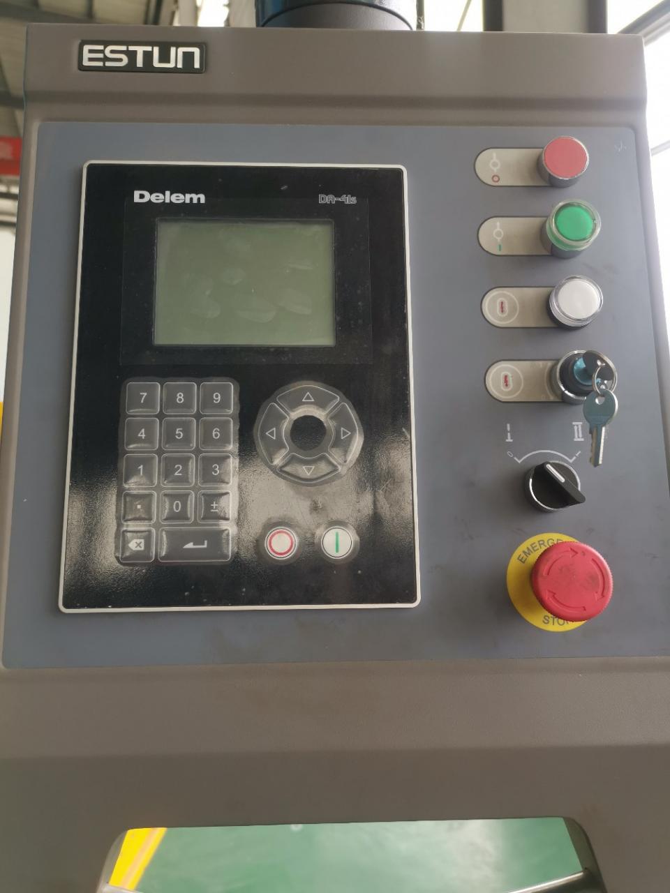 Hydraulic Stainless Steel Wc67y/k-300/6000 Mould Crowning Press Brake हाइड्रोलिक स्टेनलेस स्टील Wc67y / k-300/6000 मोल्ड क्राउनिंग प्रेस ब्रेक