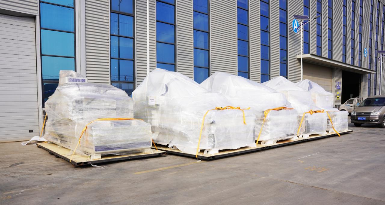 Laser Source 2000w 3000w Fiber Laser Cutting Machine लेजर स्रोत 2000w 3000w फाइबर लेजर काटना मशीन