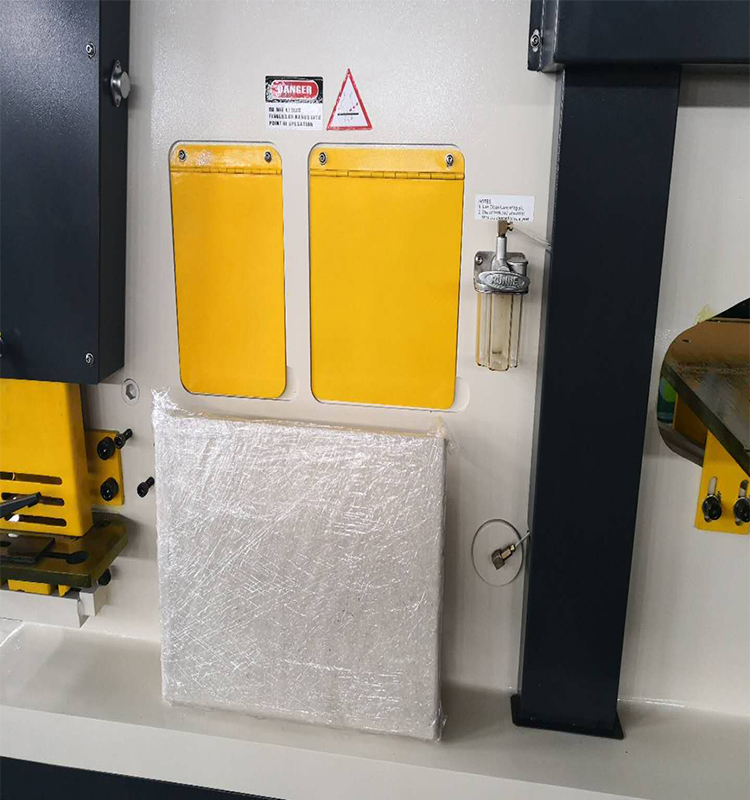 Metal Cutting Hydraulic Steelworkers Machine For Punching Cropping Notching Cutting धातु काटना हाइड्रोलिक स्टीलवर्क मशीन पंचिंग क्रॉपिंग नॉटिंग कटिंग के लिए