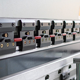 Metal Plate Press Brake Machine / CNC Hydraulic Press Brake Machine धातु प्लेट प्रेस ब्रेक मशीन / सीएनसी हाइड्रोलिक प्रेस ब्रेक मशीन