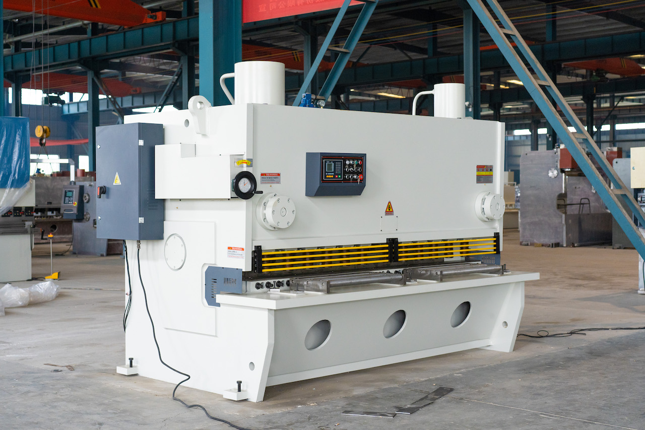 Qc11y 8x3200 Sheet Metal Shearing Machine Steel Plate Hydraulic Shearing Machine Qc11y 8x3200 शीट मेटल शीयरिंग मशीन स्टील प्लेट हाइड्रोलिक शीयरिंग मशीन