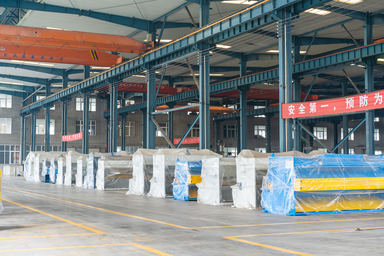 Qc11y 8x3200 Sheet Metal Shearing Machine Steel Plate Hydraulic Shearing Machine Qc11y 8x3200 शीट मेटल शीयरिंग मशीन स्टील प्लेट हाइड्रोलिक शीयरिंग मशीन