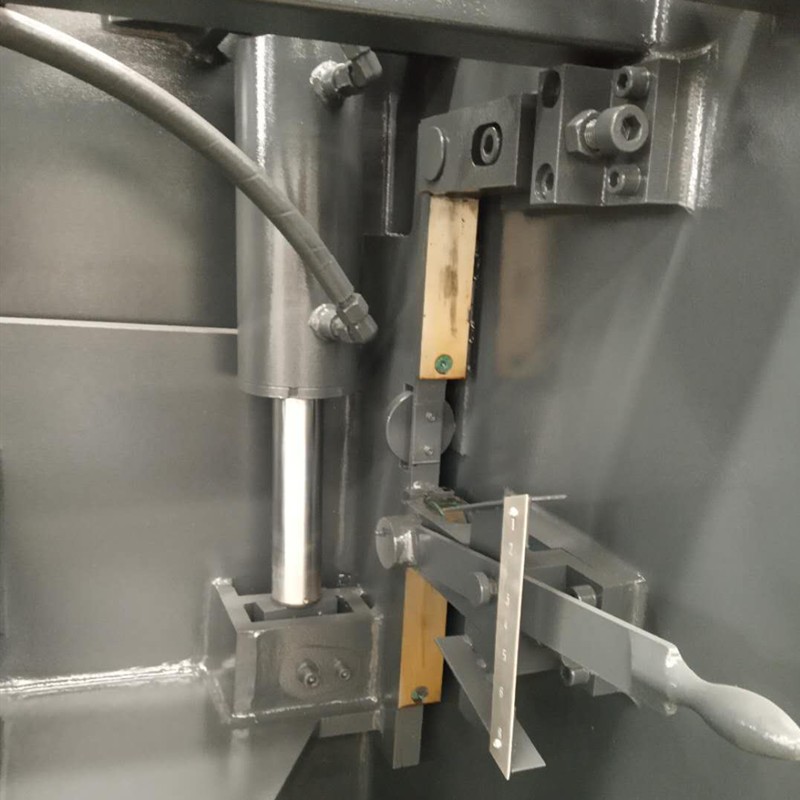 Qc12k-4x2500 Cnc Hydraulic Customized Shearing Machine Cutting Machine Qc12k-4x2500 सीएनसी हाइड्रोलिक अनुकूलित बाल काटना मशीन काटने की मशीन