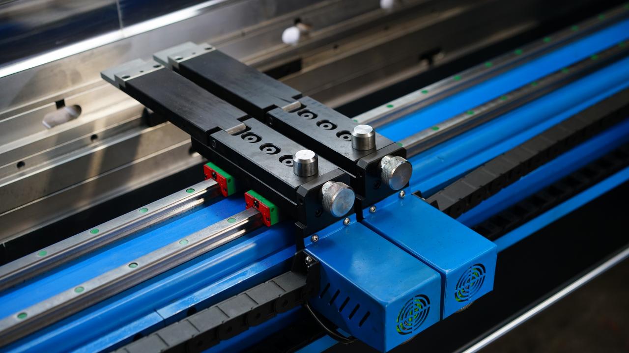 Wc67k-400T सीएनसी पीएलसी मैनुअल शीट झुकने मशीन हाइड्रोलिक एनसी प्रेस ब्रेक मशीन