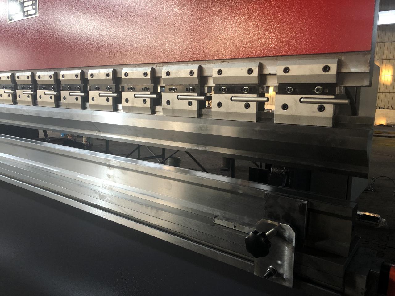 Wc67k Cnc Aluminum Iron Plate Hydraulic Press Brake Cnc Metal Sheet Bending Machine Wc67k सीएनसी एल्यूमिनियम आयरन प्लेट हाइड्रोलिक प्रेस ब्रेक सीएनसी धातु शीट झुकने मशीन