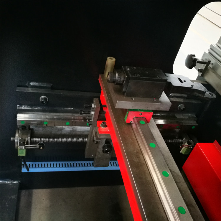 Wc67y-160 4000 Hydraulic Press Brake Cnc Metal Bending Machine For 4000mm Width Steel Wc67y-160 4000 हाइड्रोलिक प्रेस ब्रेक सीएनसी धातु झुकने मशीन 4000 मिमी चौड़ाई स्टील के लिए: