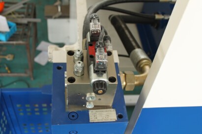 Wc67yk 80 100 160 200 Ton 3200mm E21 Nc Sheet Metal Oil Hydraulic Press Brake Price Wc67yk 80 100 160 200 टन 3200mm E21 Nc शीट मेटल ऑयल हाइड्रोलिक प्रेस ब्रेक प्राइस