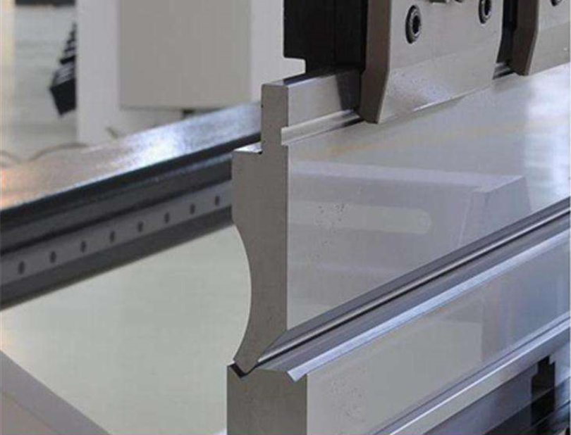 Wc67yk 80 100 160 200 टन 3200mm E21 Nc शीट मेटल ऑयल हाइड्रोलिक प्रेस ब्रेक प्राइस